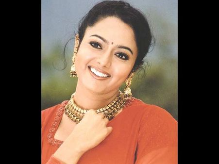 అసలు సిసలు సౌందర్యం అంటే ఆమెనే... (ఫోటోస్)