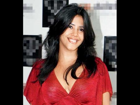 కాపీ కొట్టారు: ‘దృశ్యం’ నిర్మాతలకు ఏక్తాకపూర్ నోటీసులు