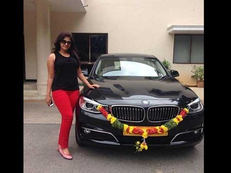 అంజలికి కారు ఎవరు గిప్ట్ గా ఇచ్చారు? (ఫొటో)