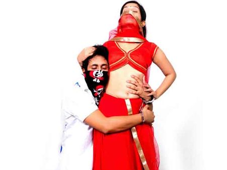 హద్దుమీరిన సీన్స్ ని తీసేసారు...కలెక్షన్స్ ఎఫెక్టు?