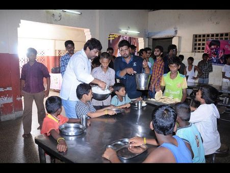 నారా రోహిత్ నిధుల సేకరణ, ఇక్కడ సెలబ్రేషన్స్ (ఫోటోలు)