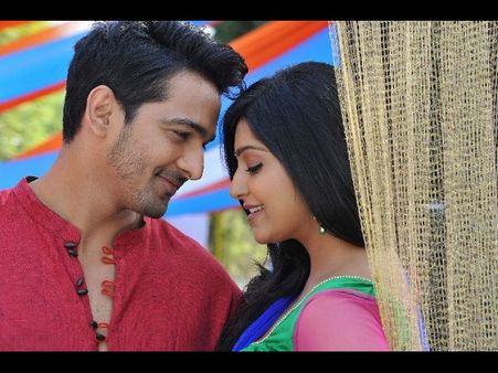 కొత్త పాయింట్ తో... (‘మాయ’ప్రివ్యూ)