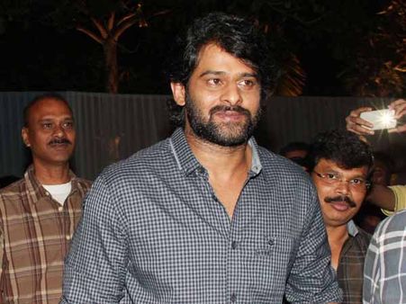 నా క్లోజ్ ఫ్రెండ్స్ వీళ్లే: ప్రభాస్