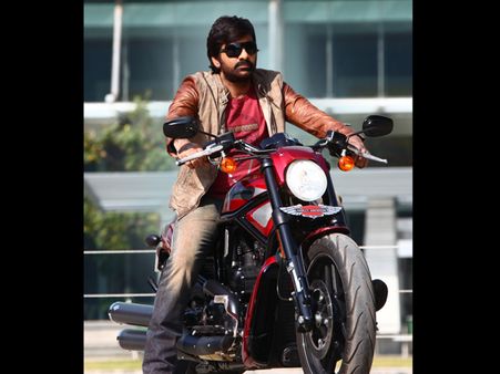 ఇంకో పెద్ద సినిమా కూడాఈ నెల్లోనే...డేటిచ్చేసారు