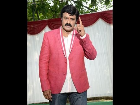 ఈ వయసులోనూ రిస్క్ చేస్తున్న బాలయ్య