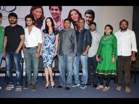 ‘గాలిపటం’ సాయంతో గట్టెక్కానంటున్న హీరో ఆది (ఫోటోస్)