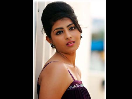 వెంకటేష్ పెద్ద కుమార్తె హీరోయిన్ (అఫీషియల్)