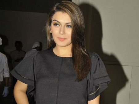 హన్సిక 'ఐస్ బక్కెట్ ఛాలెంజ్' (వీడియో)