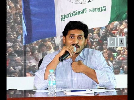 హత్యల సంఖ్యదేముంది.. కానీ: 'సాక్షి'పై ప్రశ్నకు జగన్