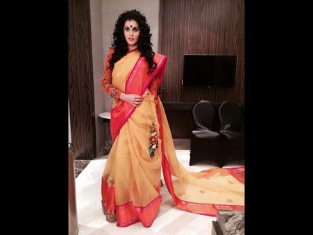 తాప్సీ చీరకట్టు సింగారం అదిరింది (ఫోటోలు)