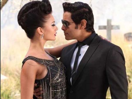 పెద్ద హీరోలు సైతం భయపడి వెనక్కి