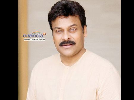 కథ ఓకే: పర్మిషన్ కోసం చిరంజీవి ఎదరు చూపులు?