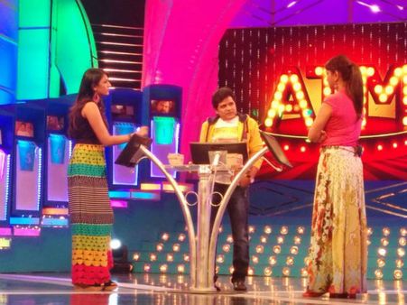 అలీ ‘ఎటిఎం’: కొణిదెల నిహారిక, మంచు లక్ష్మి సందడి