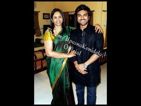 గురుపూజోత్సవం: బెస్ట్ టీచర్‌తో రామ్ చరణ్ (ఫోటో)