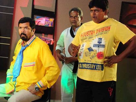 పోసాని కృష్ణ మురళి...‘టోల్ ఫ్రీ నెం.143’