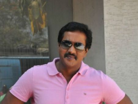 సునీల్ హీరోగా...గోపీ మోహన్ దర్శకత్వం వైపు