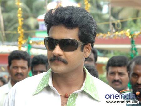 హీరో శివాజీ ఓ మానసిక రోగి