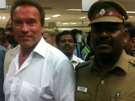 ‘ఐ’: ఆర్నాల్ స్వార్జ్‌నెగ్గర్ వచ్చాడోచ్..(ఫోటోస్)