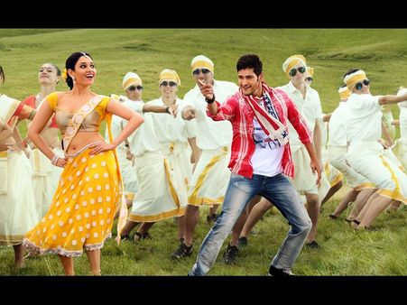 ఐటీ అధికారుల కాల్: ఆగడు నిర్మాతలకు చెమటలు, కూల్...