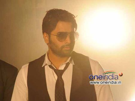 ‘రౌడీ ఫెలో’ థియేట్రికల్ ట్రైలర్ అదరింది (వీడియో)