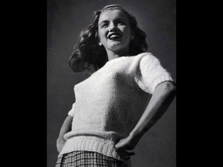 అదీ గ్లామర్ అంటే...ఫొటోనే నాలుగు లక్షలు రేటు