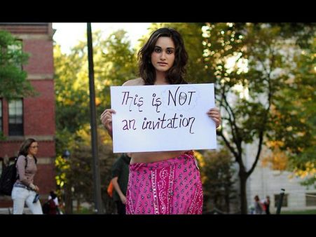 దీపిక వివాదం: హార్వర్డ్ విద్యార్థుల అర్దనగ్న ప్రదర్శన (ఫోటోస్)