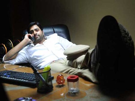 బాబు కూడా పోలీస్ డ్రస్ తొడిగేసాడు