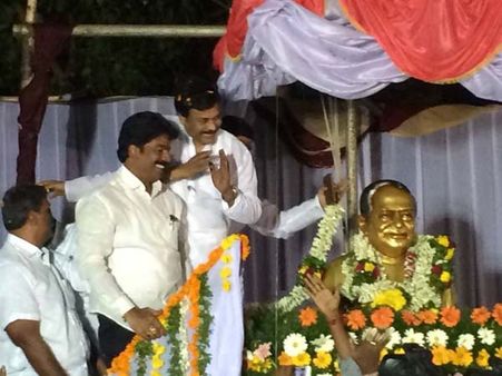 150 చిత్రం షూటింగ్ అక్కడే : చిరంజీవి