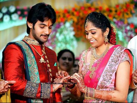 కాబోయే భార్య ఫోటోలు షేర్ చేసిన హీరో ఆది (పిక్చర్స్)