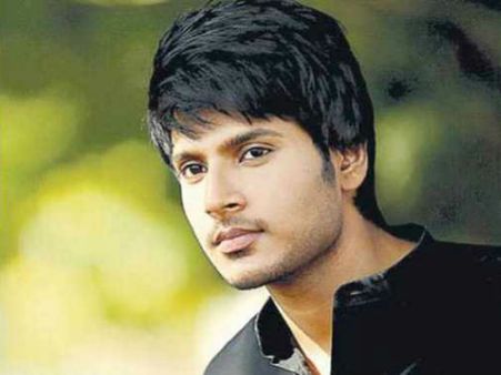 బీరువా కూడా చెక్కేసారట..ఎంత స్పీడో