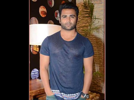 తుపాను బాధితులకు హీరో సచిన్ 15 లక్షల విరాళం