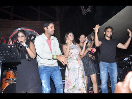 చారిటీ షో: నితిన్, నాగ చైతన్య, మనోజ్, హన్సిక సందడి (ఫోటోస్)