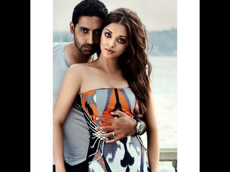 ఐశ్వర్యరాయ్-అభిషేక్ బచ్చన్ హాట్ లుక్స్ (ఫోటోస్)
