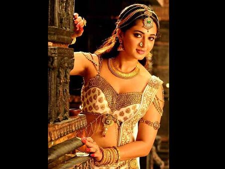 అనుష్క ‘రుద్రమదేవి’ మేకింగ్ వచ్చేసింది (వీడియో)