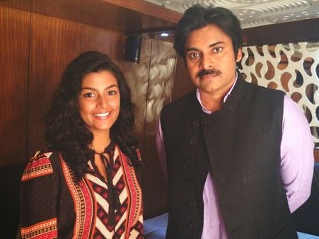 పవన్ ‘గోపాల గోపాల’ కి ఇంకో తలనొప్పి(వీడియో)