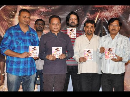 జగపతి బాబు-కళ్యాణి ‘ఓ మనిషి కథ’ ఆడియో