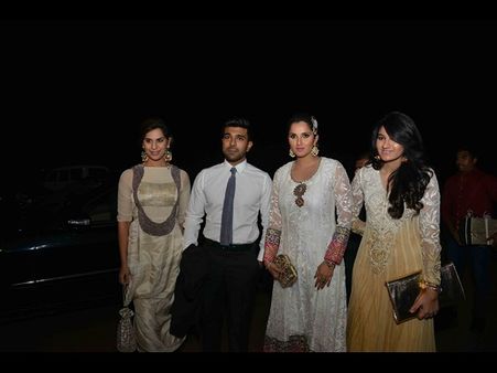 అమీర్ ఖాన్, రామ్ చరణ్, ఉపాసన@అర్పిత పెళ్లి (ఫోటోస్)