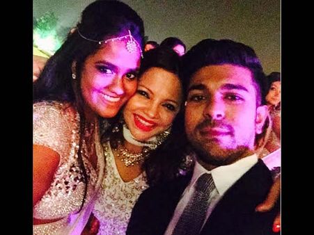 అర్పితతో రామ్ చరణ్ సెల్ఫీ(ఫొటో)