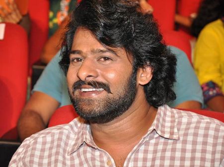 ఆ షార్ట్ పిల్మ్ మేకరే...ప్రభాస్ నెక్ట్స్ సినిమా డైరక్టర్