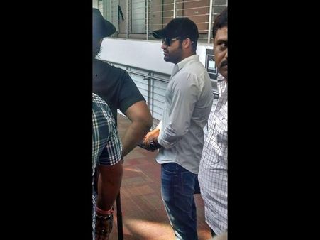 ఎయిర్ పోర్ట్ లో ఎన్టీఆర్ (లేటెస్ట్ ఫొటో)