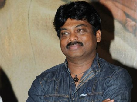 కలిసొచ్చింది: కరుణాకరణ్ కు ‘మెగా’ హీరో ఛాన్స్?