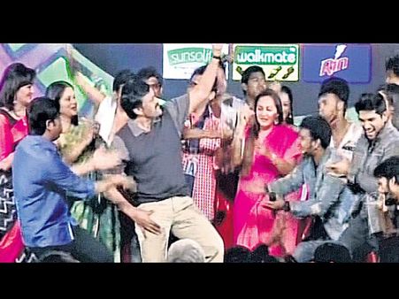 'మేముసైతం' హైలెట్: చిరంజీవి డాన్స్ (వీడియో)