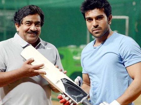 ఎంఎస్ ధోనీ చిత్రంలో...సురేష్ రైనా పాత్రలో రామ్ చరణ్