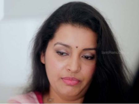 బలవంతగా ఆయన వద్దకు కుదరదు: రేణు దేశాయ్ కంటతడి