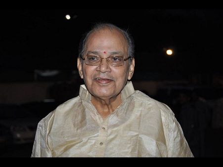 నిన్న వివాహం, నేడు విషాదం: హీరో ఆది తాత కన్నుమూత