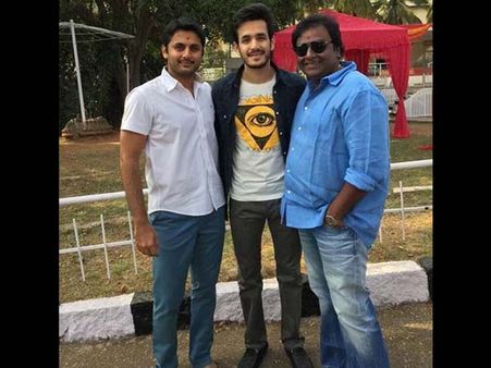 అఖిల్ తొలి చిత్రం లాంచ్ అయ్యింది(ఫొటో)