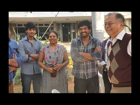 పుత్రోత్సాహం : లాంచింగ్ లో పూరి జగన్ ఫ్యామిలీ(ఫొటోలు)