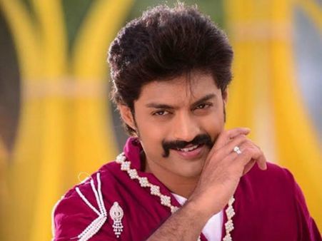 మీసాలు మెలేస్తూ నందమూరి హీరో (ఫొటో)