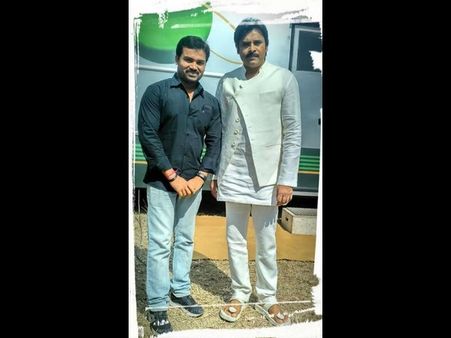 మిల్క్, ఫ్రూట్స్ మీదే ఆధార పడ్డ పవన్ కళ్యాణ్