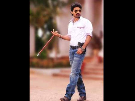 ఓ రేంజిలో పేలింది : ( 'పటాస్‌' ట్రైలర్)